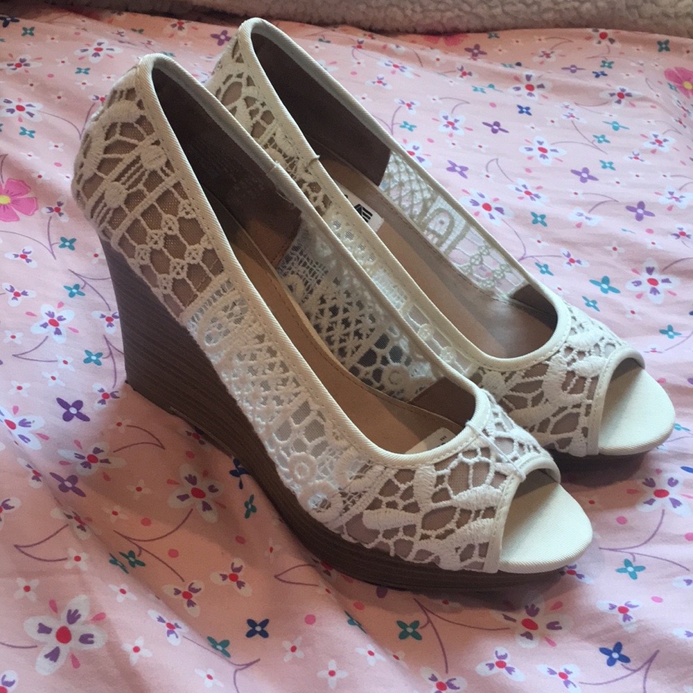 BRAND NEW wedges